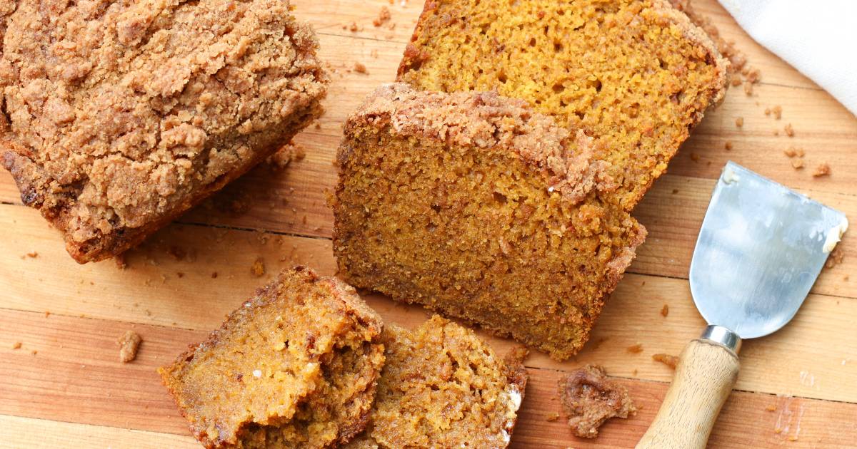 Sourdough Pumpkin Bread with Cinnamon Streusel